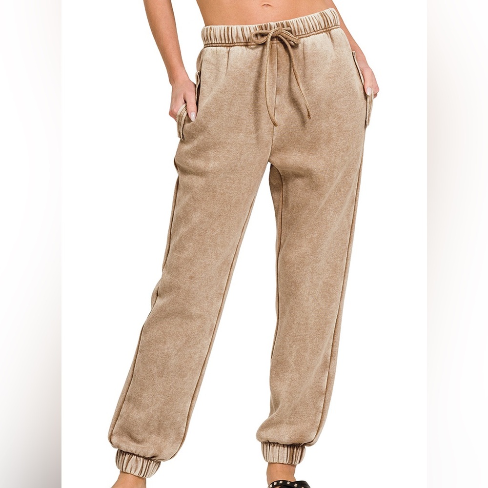 Acid Wash Fleece Jogger Sweatpants w/ Pockets in Deep Camel